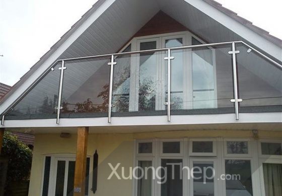 Mẫu lan can ban công kính cường lực đẹp