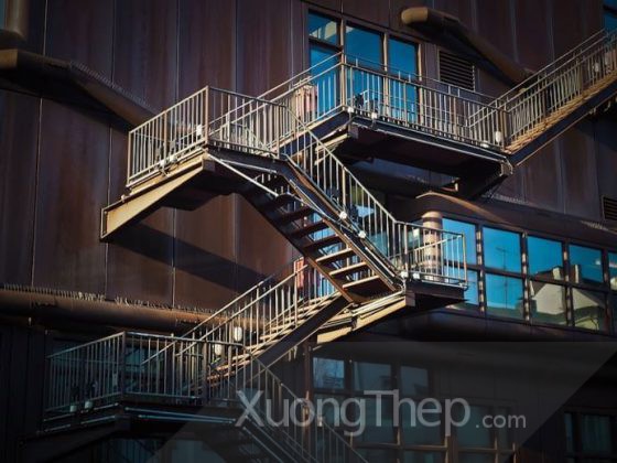 Mẫu cầu thang bằng thép mềm mại